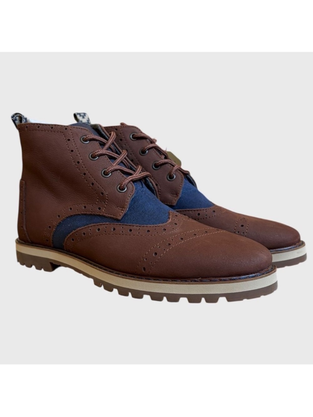 NWB TOMS Brogue Chukka Leather Boots Men’s Size 9 Chestnut Brown Blue Preppy NEW